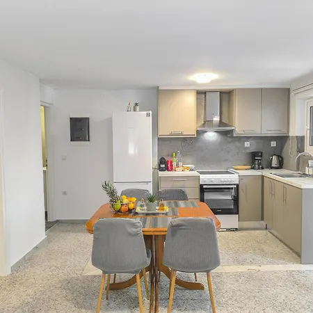 Daire Comfy Flat With Large Terrace, Fiber Internet And Private Parking *