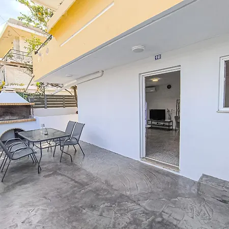 Comfy Flat With Large Terrace, Fiber Internet And Private Parking 公寓 干尼亞