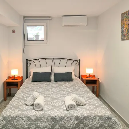 Comfy Flat With Large Terrace, Fiber Internet And Private Parking *